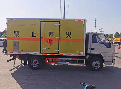 坊子爆破器材运输车